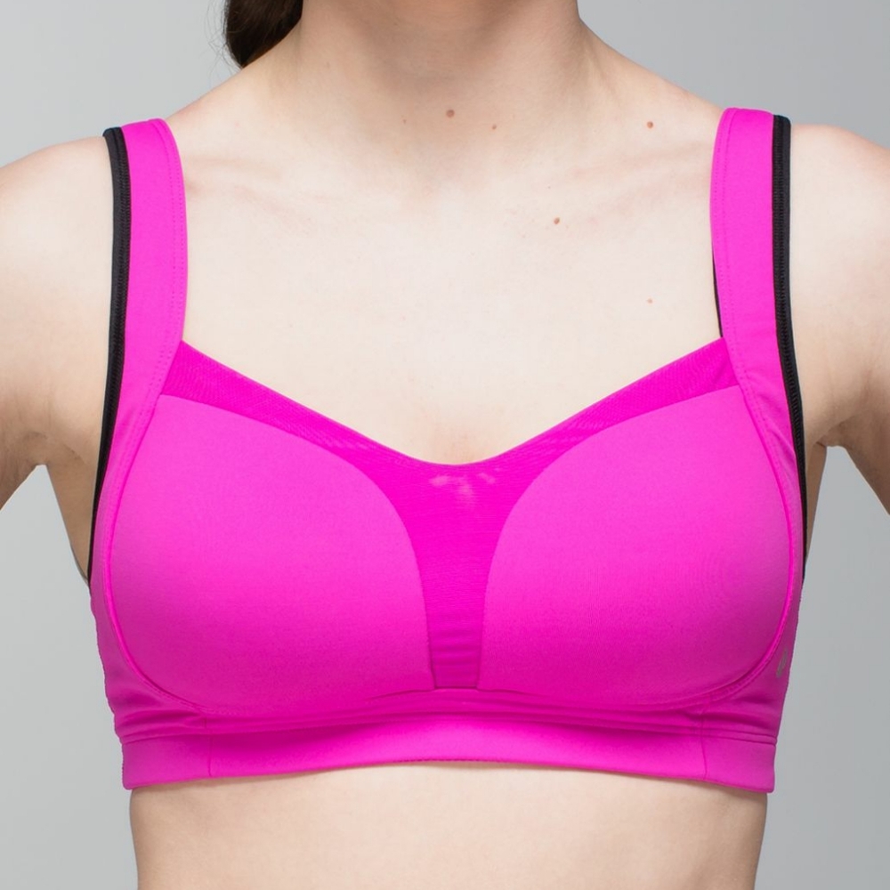 GUC! Lululemon Ta Ta Tamer sports bra